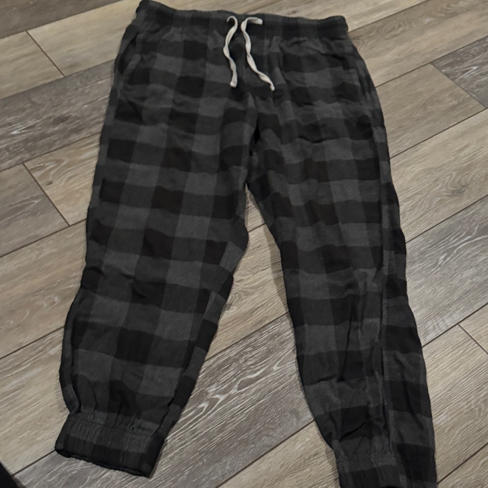 American Eagle Outfitters Black and Gray Plaid Joggers